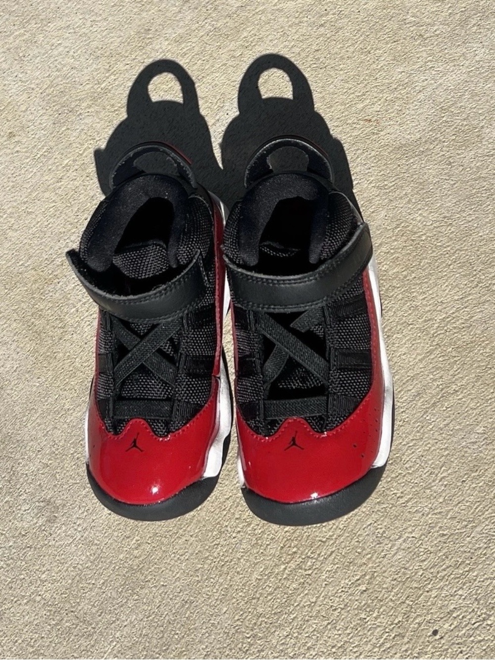 Little Kids Air Jordan 6 rings
Blk/Red/White Size 8C